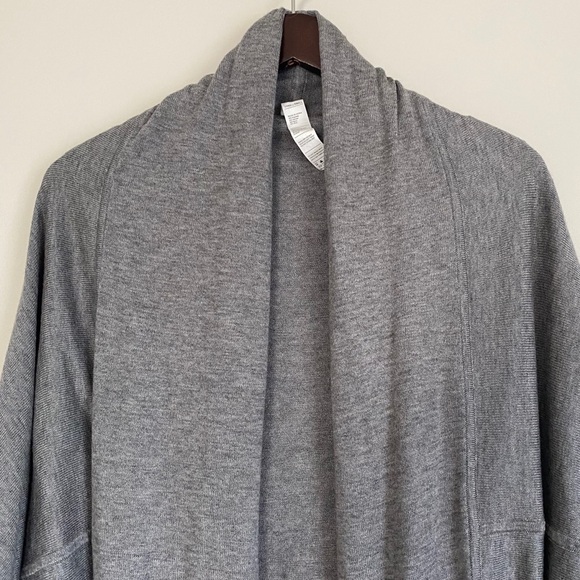 VIMMIA Shavasana Shawl Sweater Gray XS/S - Picture 5 of 8